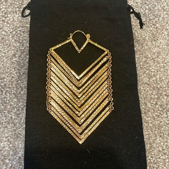 Tawapa Chevron Earrings - Picture 6 of 6